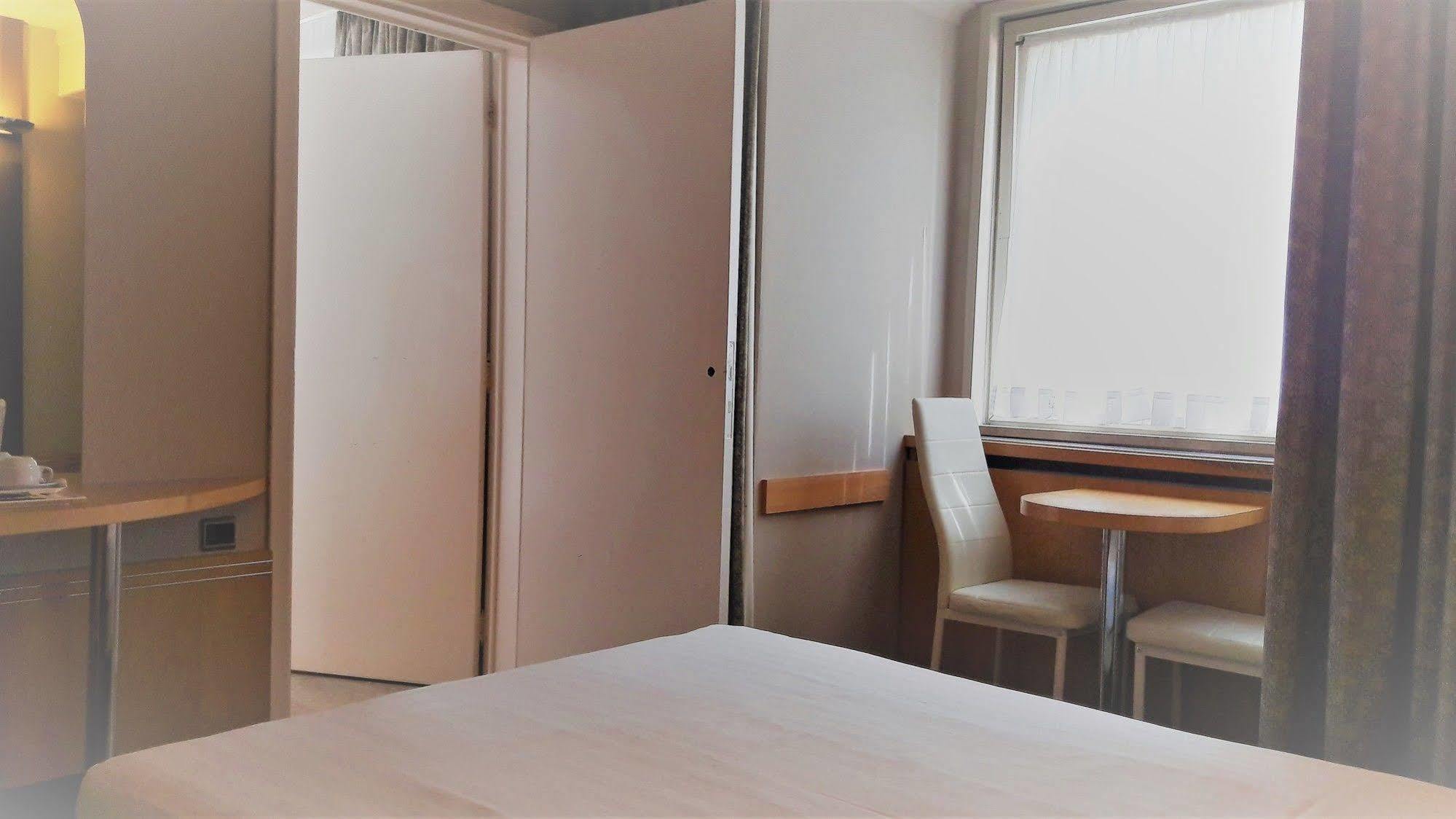 Sleep & Go Brussels South Inn 2*